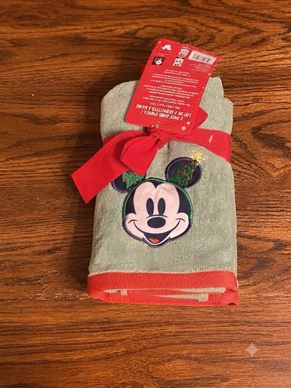 Disney Holiday Mickey Mouse Christmas Hand Towel Set 2 Pack Green Red Cotton NWT